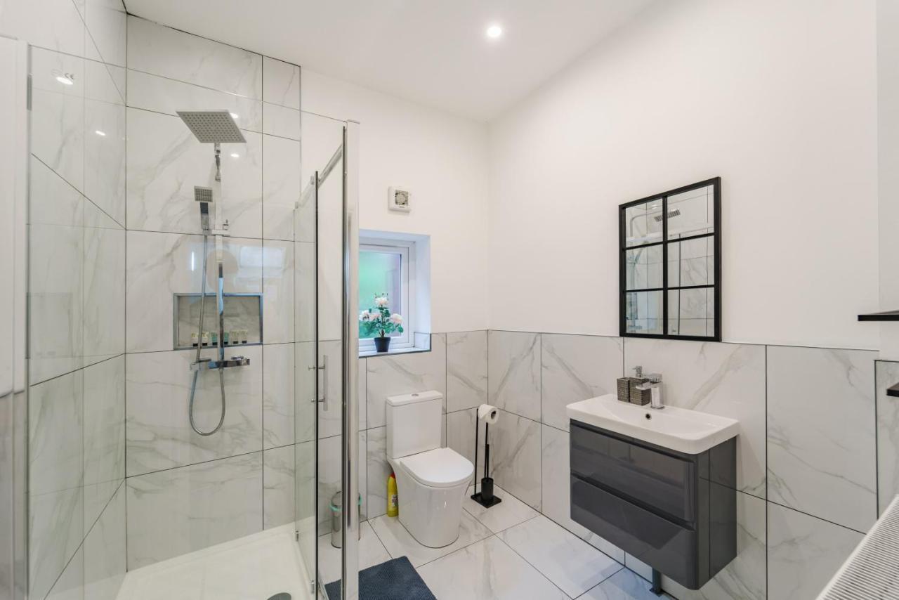 Augusta Lodge Moseley برمنغهام المظهر الخارجي الصورة