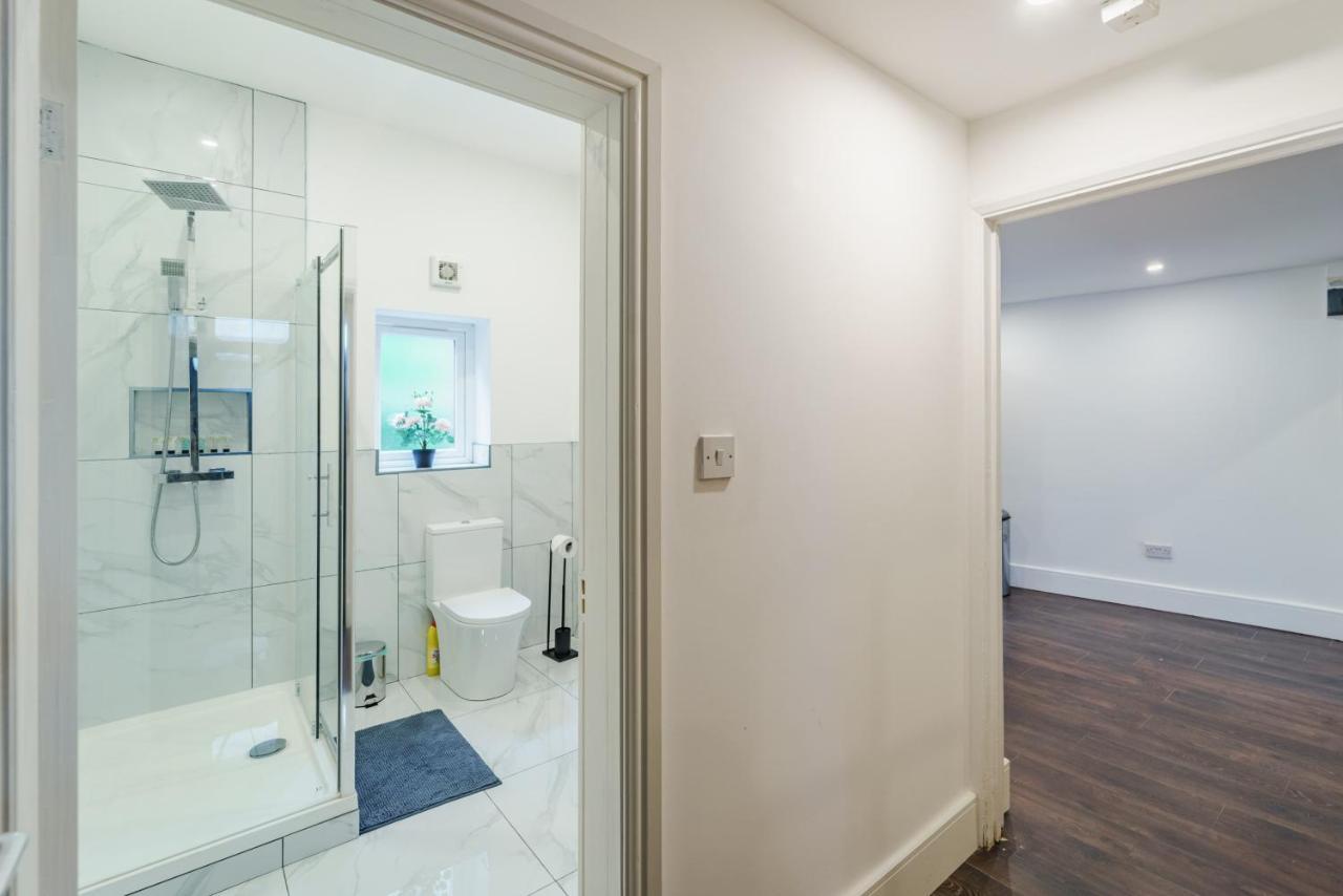 Augusta Lodge Moseley برمنغهام المظهر الخارجي الصورة